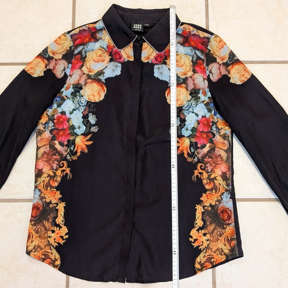 Size Small Vero Moda Floral Blouse Collared Button Down Shirt with Metallic Trim - Picture 10 of 15